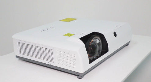 Najnowsze wiadomości firmy o Projektor FLYIN RL-S600W przekształca nowy punkt odniesienia w biznesie i edukacji!
