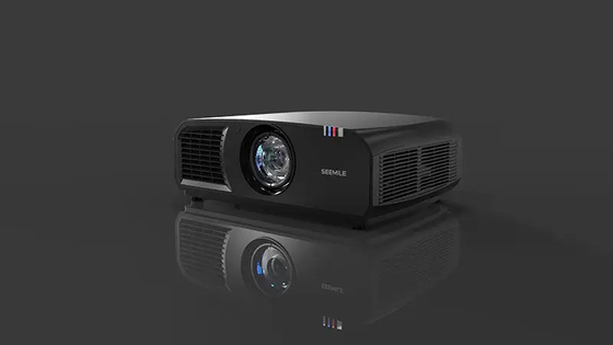 Projektor 12000-Lumen DLP 4K z krótkim odbiciem dla dużych kin na zewnątrz