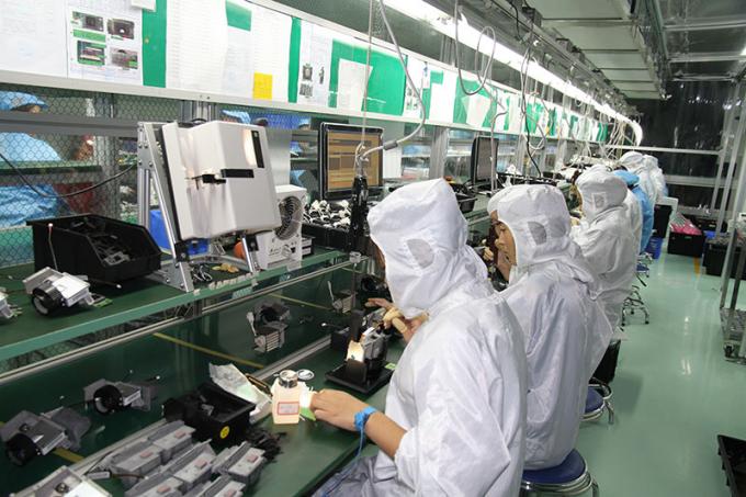 Flyin 2025 Profesjonalny projektor laserowy 3LCD 4K 7200 Ansi Lumens Ultra Hd 3840x2160 Wysoka jasność Do edukacji biznesowej Duże miejsca Sal bankietowych Sceny 9