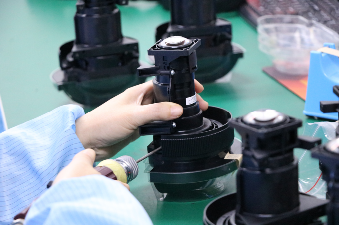 Flyin 2025 Profesjonalny projektor laserowy 3LCD 4K 7200 Ansi Lumens Ultra Hd 3840x2160 Wysoka jasność Do edukacji biznesowej Duże miejsca Sal bankietowych Sceny 12